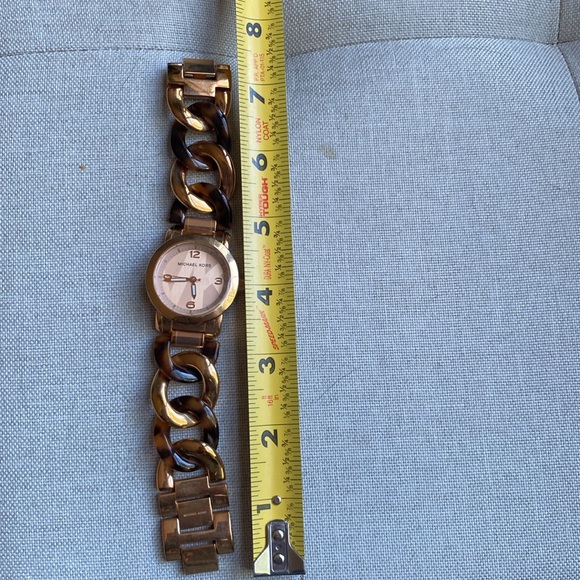 Michael Kors Runway Twist Rose Gold and Tortoise Chain Watch MK4273 - Picture 4 of 7